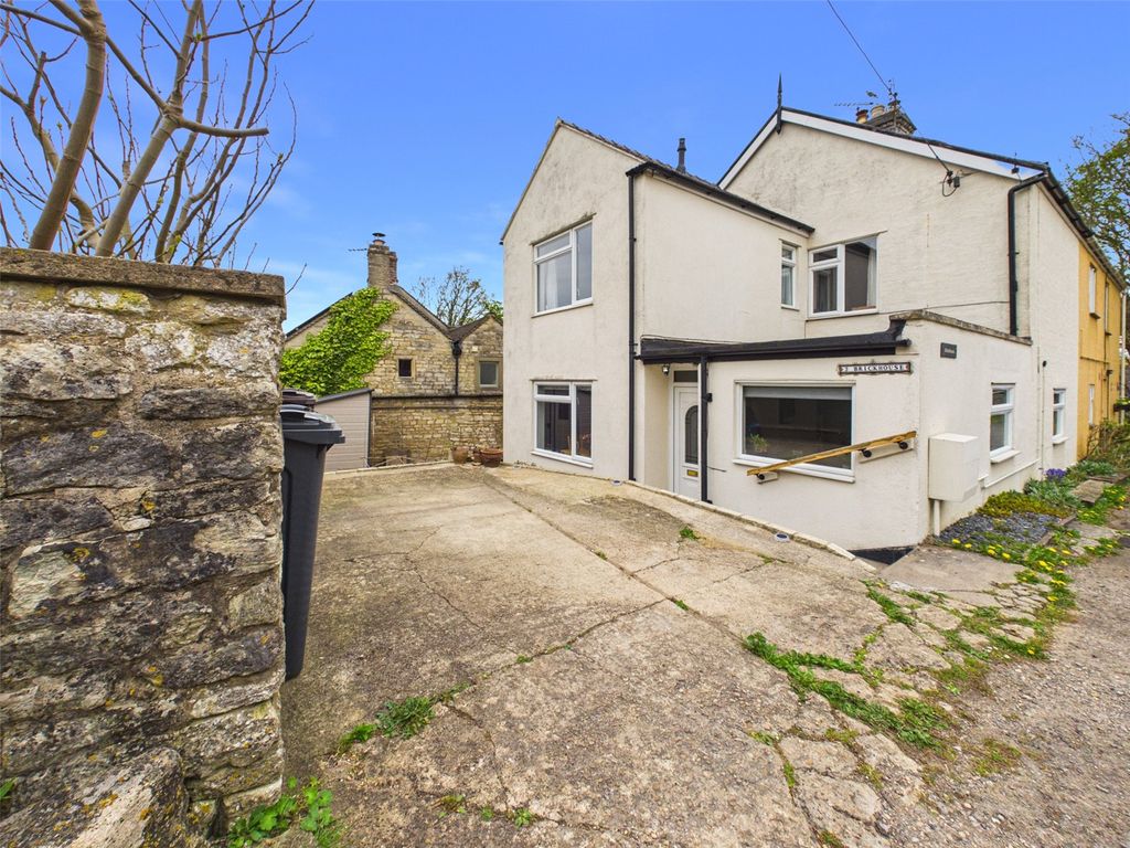Property photo 1 of 18 Picture No. 02