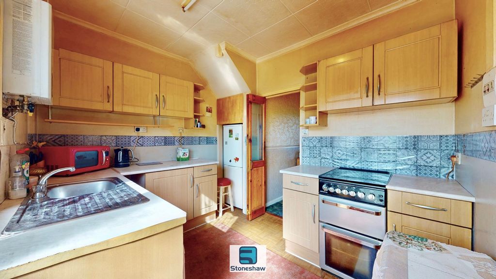 Property photo 3 of 21