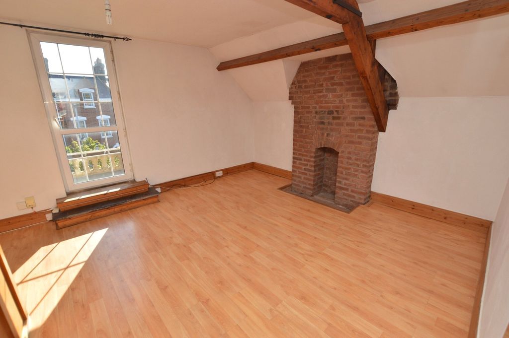 Property photo 2 of 11 Living Room