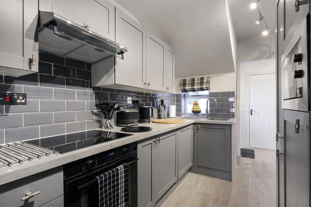 Property photo 3 of 8 Img_4465.Jpg