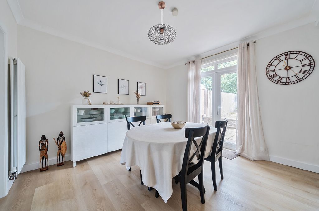 Property photo 3 of 11 1332044-10-688A1A...