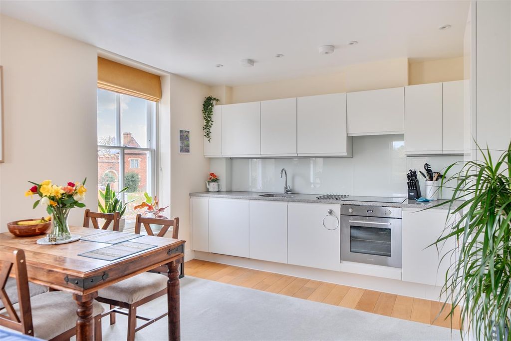 Property photo 2 of 13 1431437-1-69c25Ac3332A8.Jpg