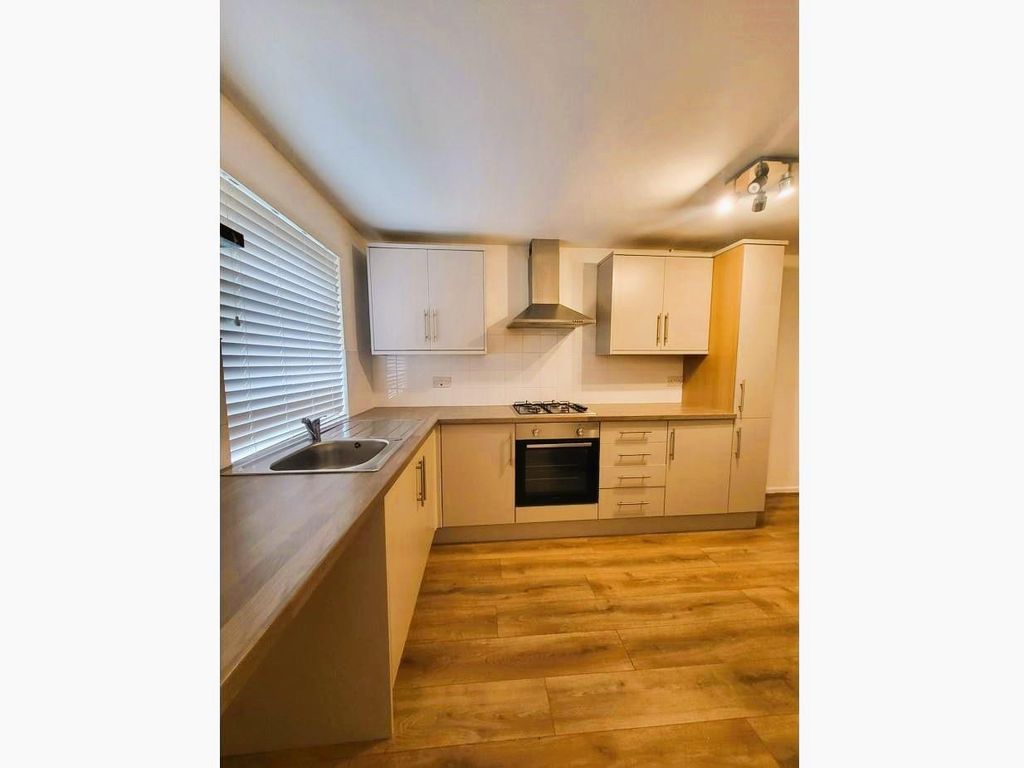 Property photo 1 of 9 9Pb7Ullnneob66B8Opqezg.Jpg