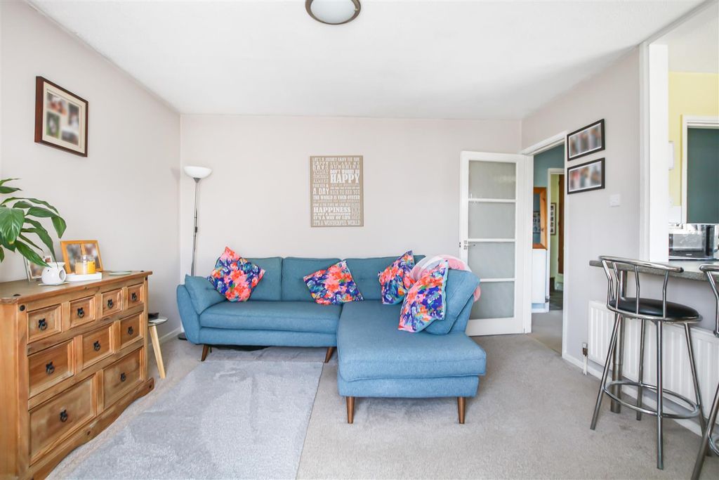 Property photo 3 of 8 4_76935.Jpg