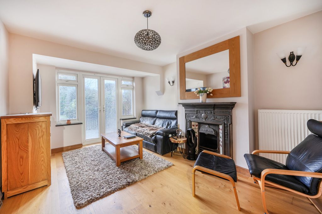 Property photo 3 of 19 1401834-8-69725F8...