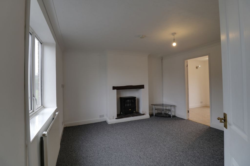 Property photo 3 of 12 Living Room