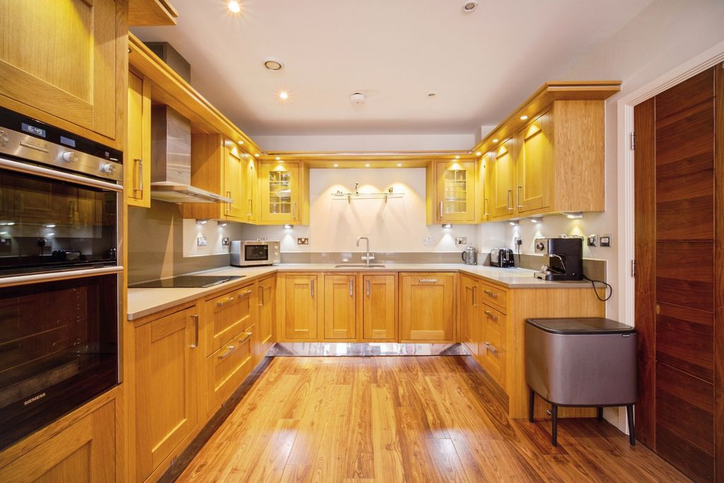 Property photo 2 of 15 Kitchen