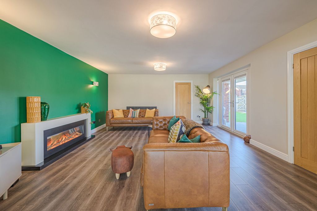 Property photo 3 of 33