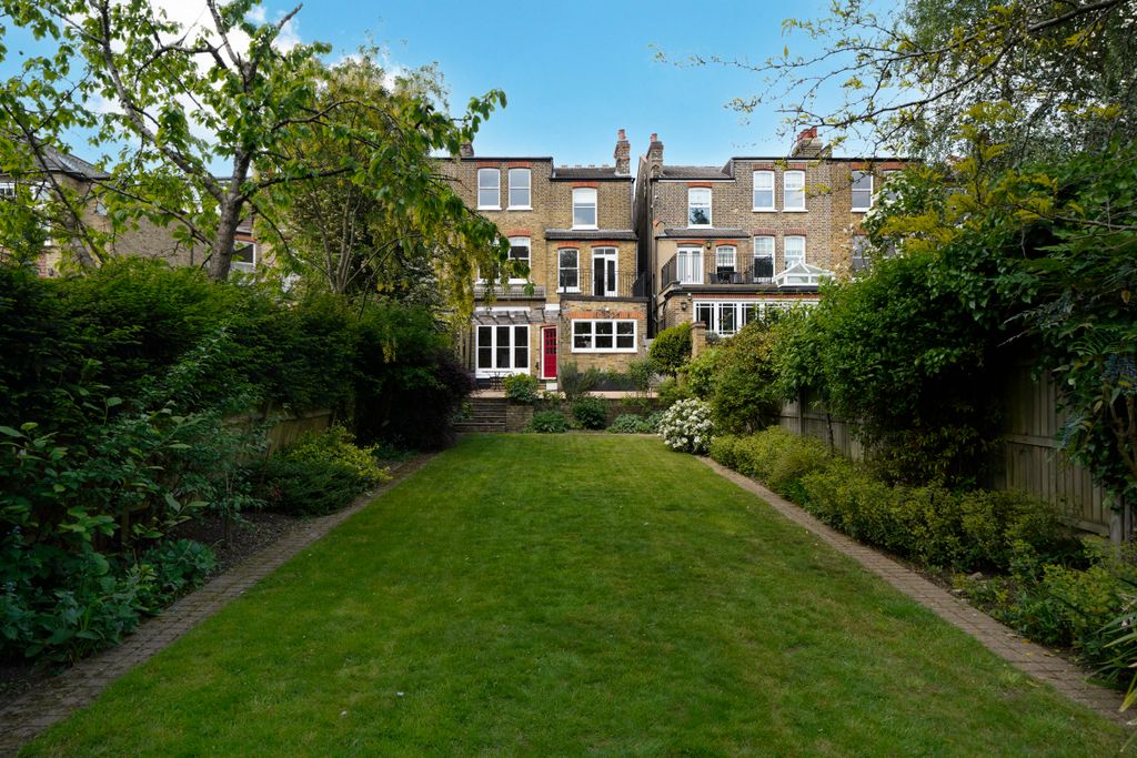 Property photo 3 of 31