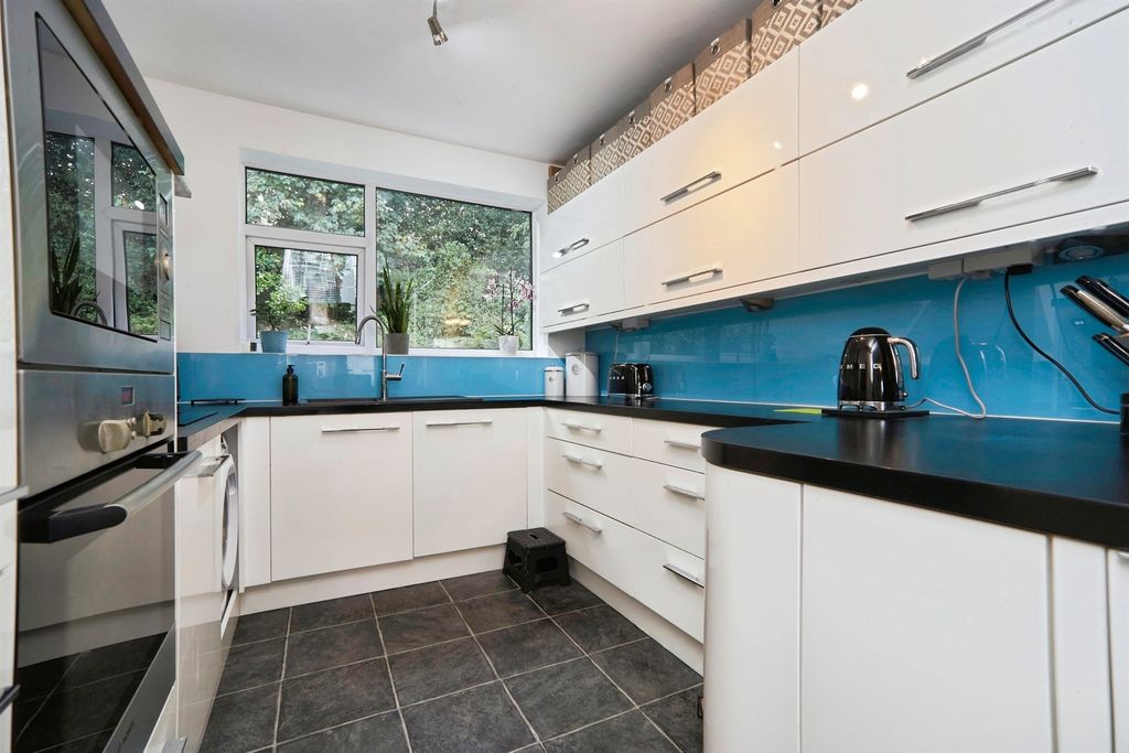 Property photo 3 of 13