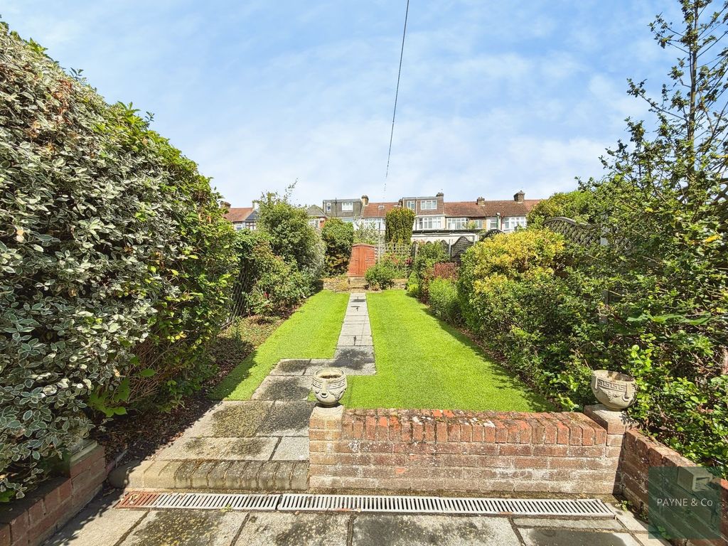 Property photo 3 of 17