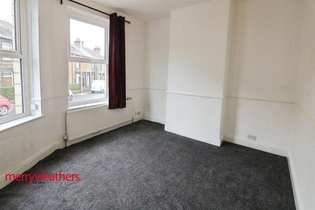 Property photo 2 of 11 Lounge