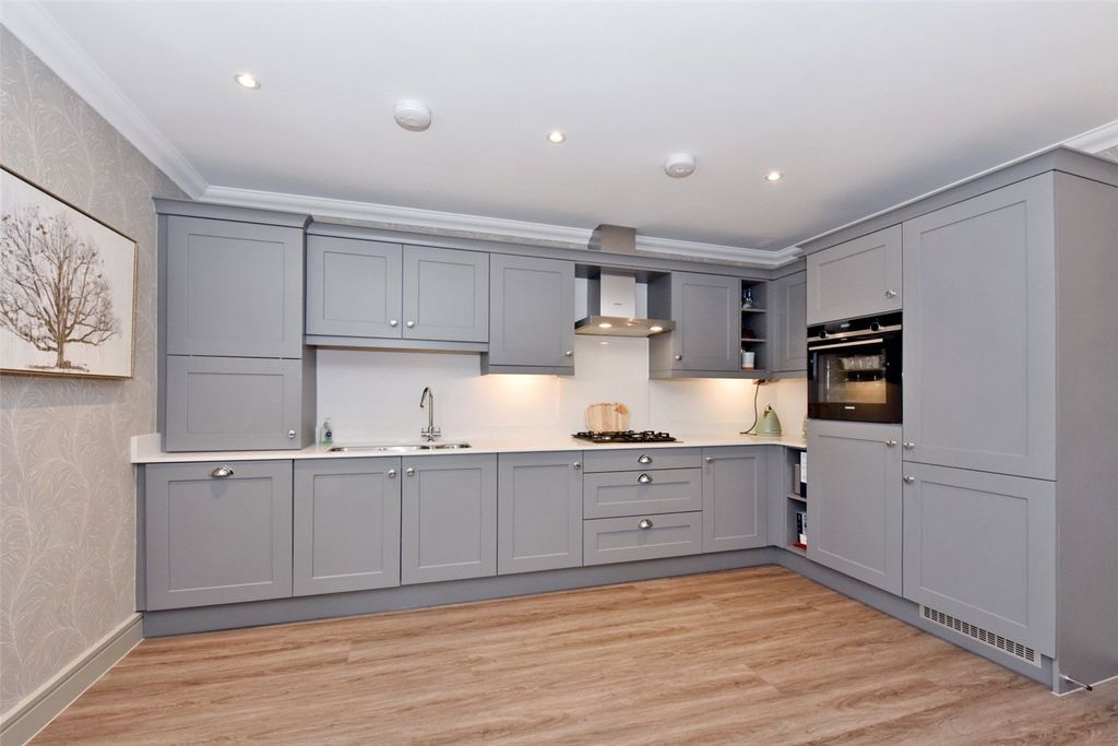 Property photo 3 of 14 Kitchen