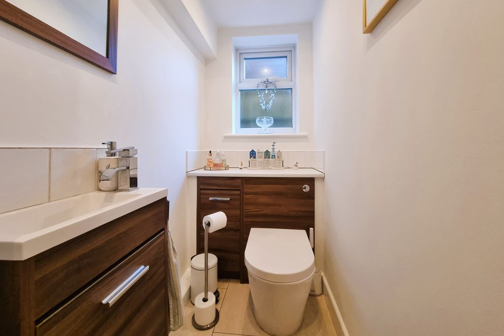Additional image 10 of 4 bed detached house for saleFareham, Hampshire PO16