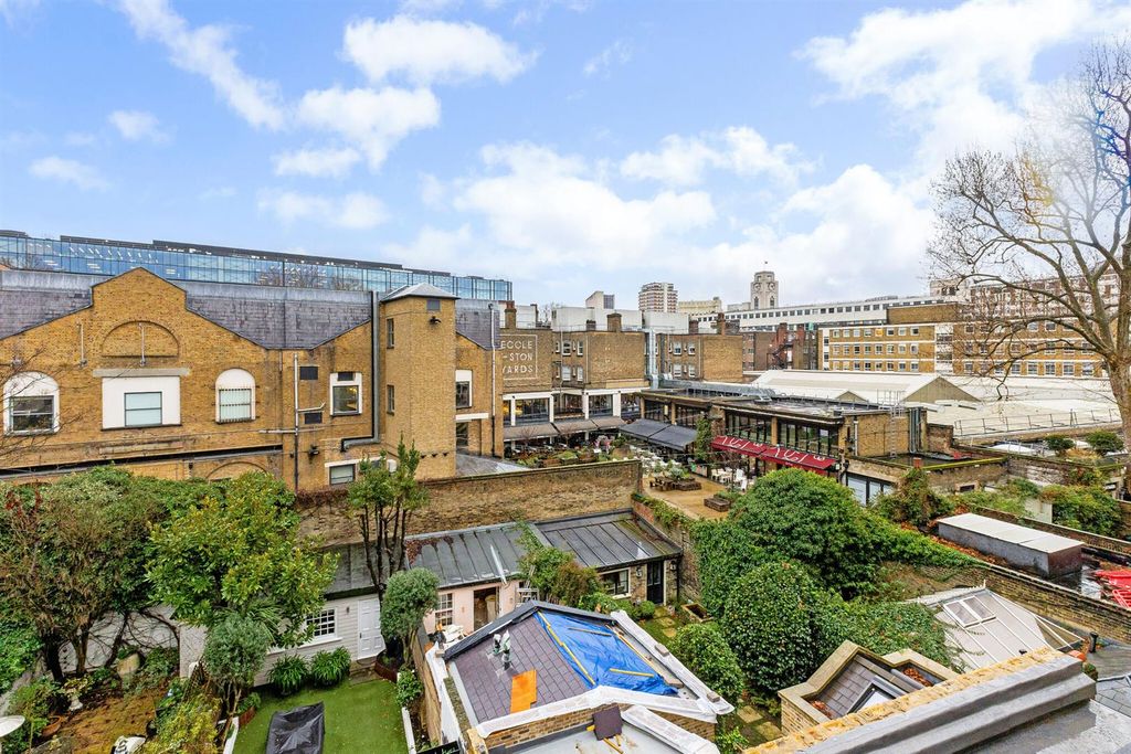 Property photo 3 of 13 102534_Tff 105 Ebury Street-21_Low.Jpg