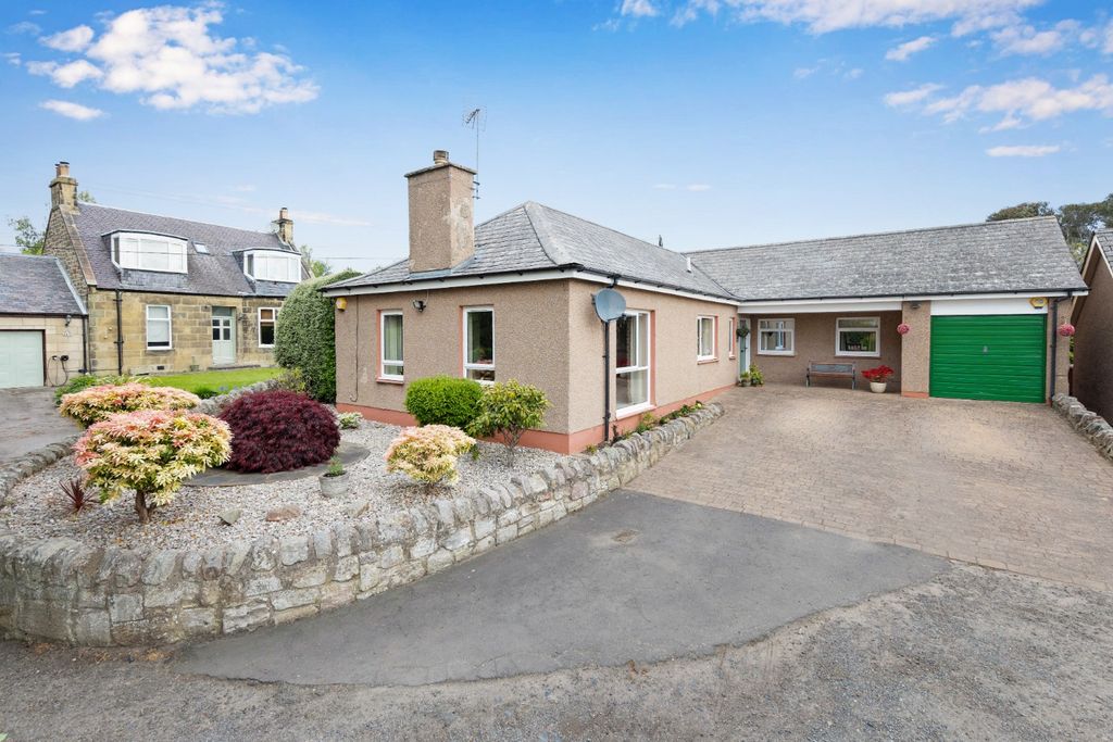 Property photo 1 of 33 5163060