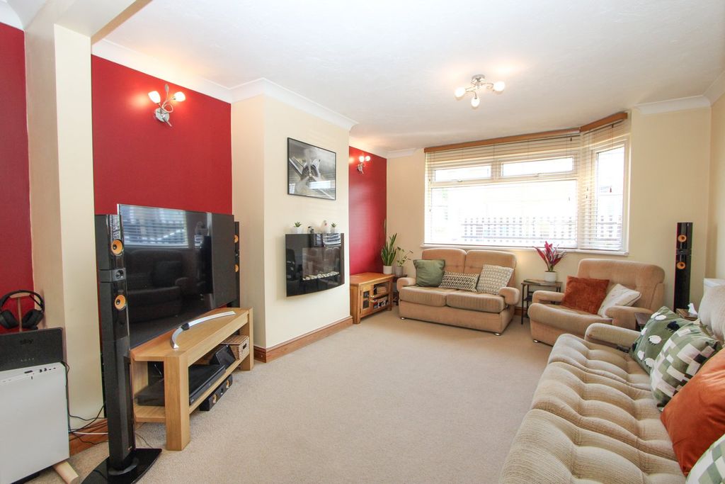 Property photo 2 of 22