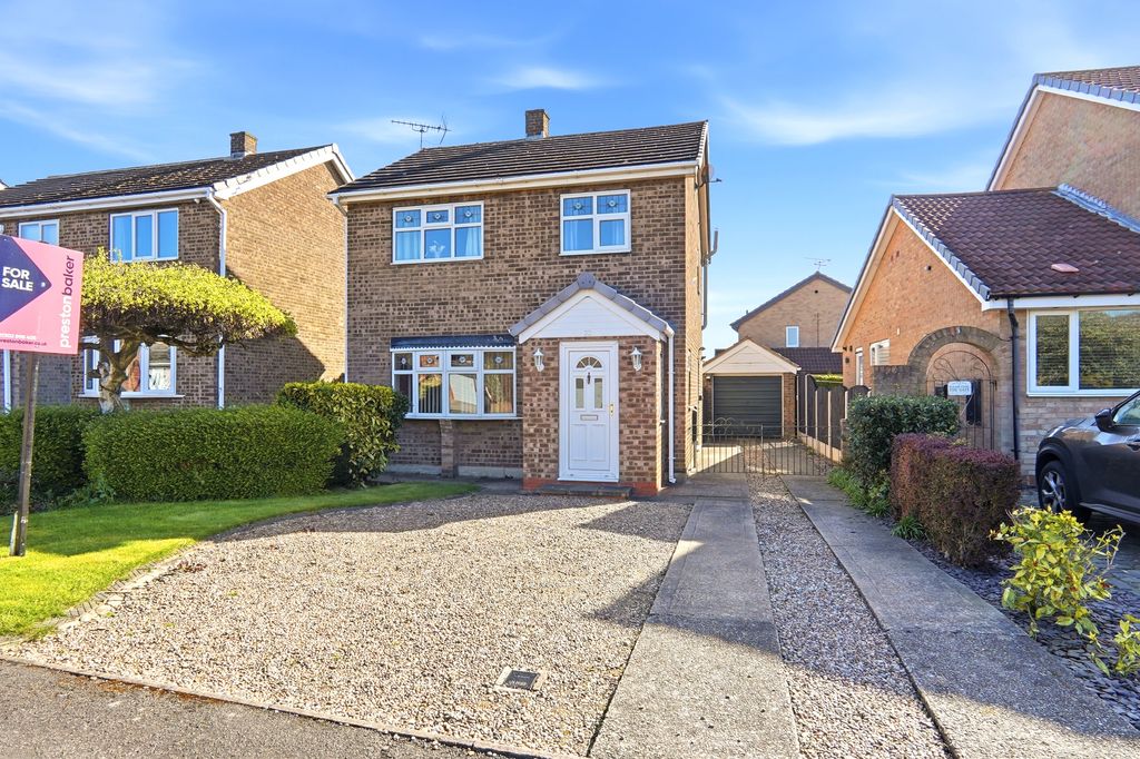 Property photo 1 of 21 Templecresent002