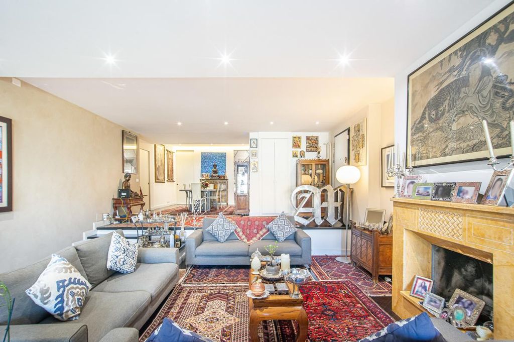 Property photo 2 of 35