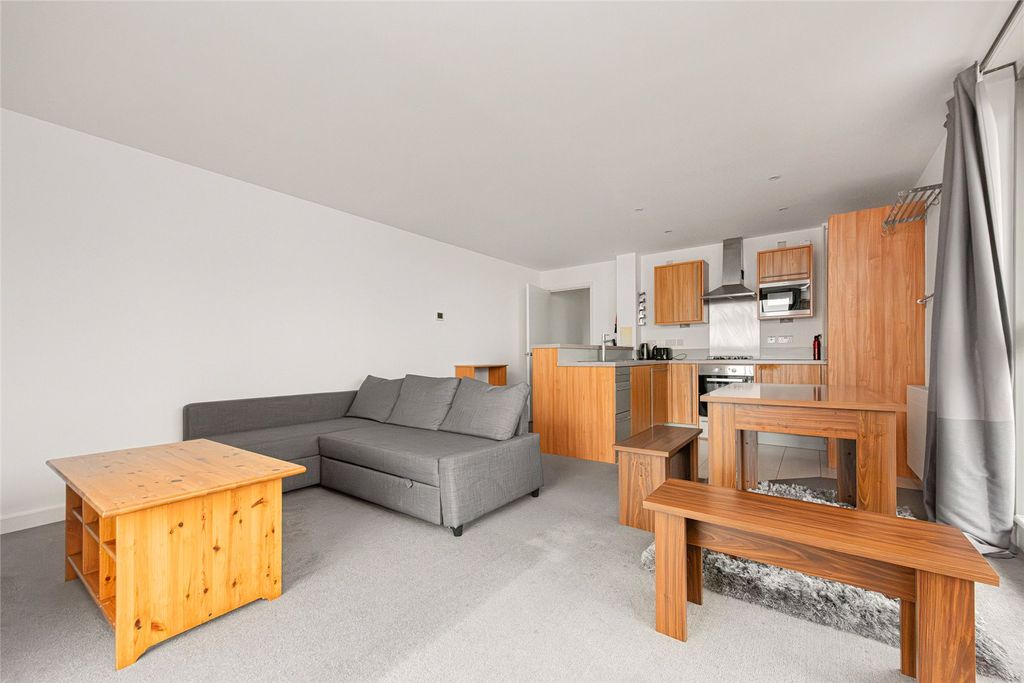 Property photo 2 of 22 Picture No. 27