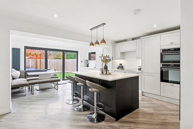 Property photo 3 of 28 Photo 8