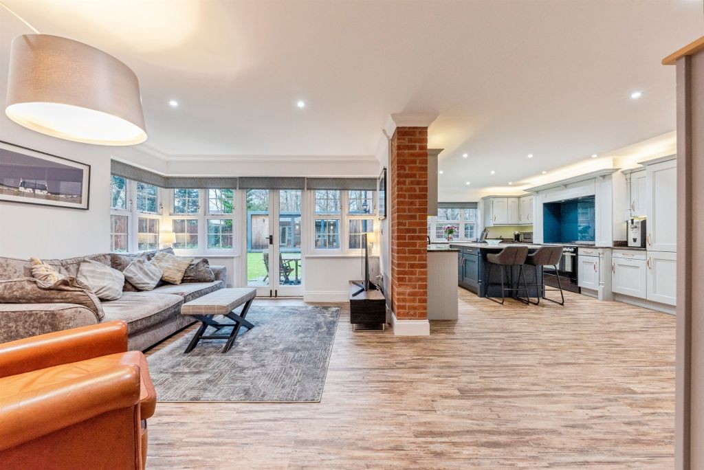 Property photo 2 of 24