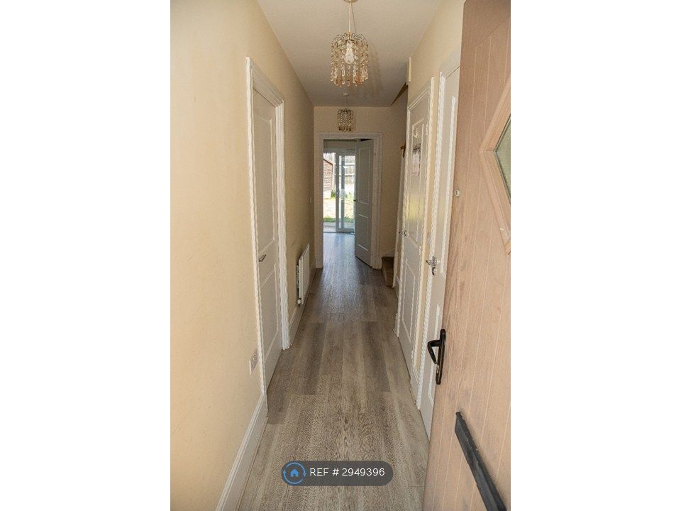 Property photo 3 of 23 Hallway
