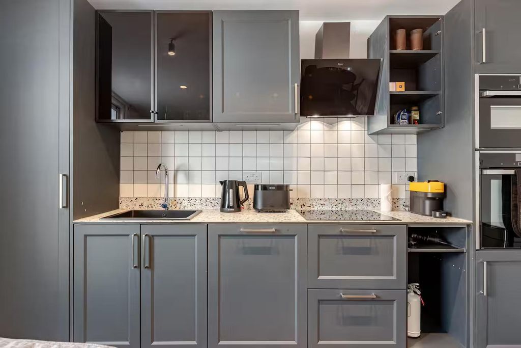 Property photo 3 of 15 E132A11F-6E12-4133-9A8F-Aef814F80d63.Jpg
