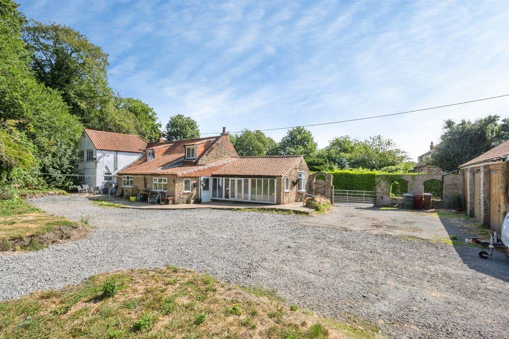 Property photo 1 of 23