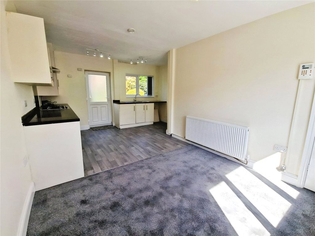 Property photo 3 of 19 Kitchen Diner