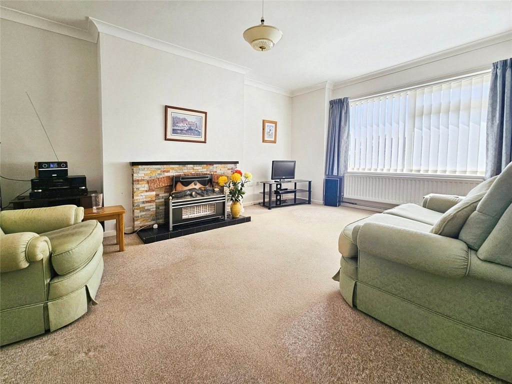 Property photo 2 of 14 Picture No. 11