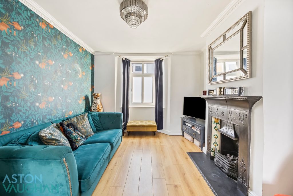 Property photo 2 of 27 4834481