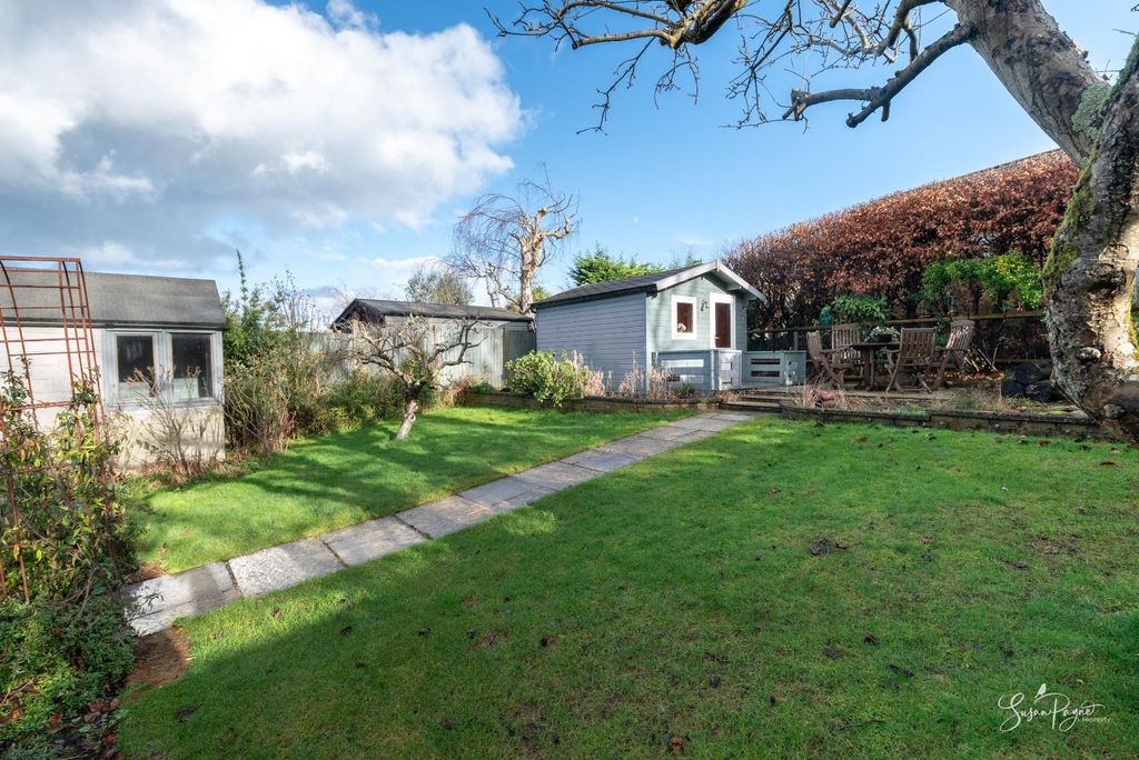 Property photo 2 of 26 Garden