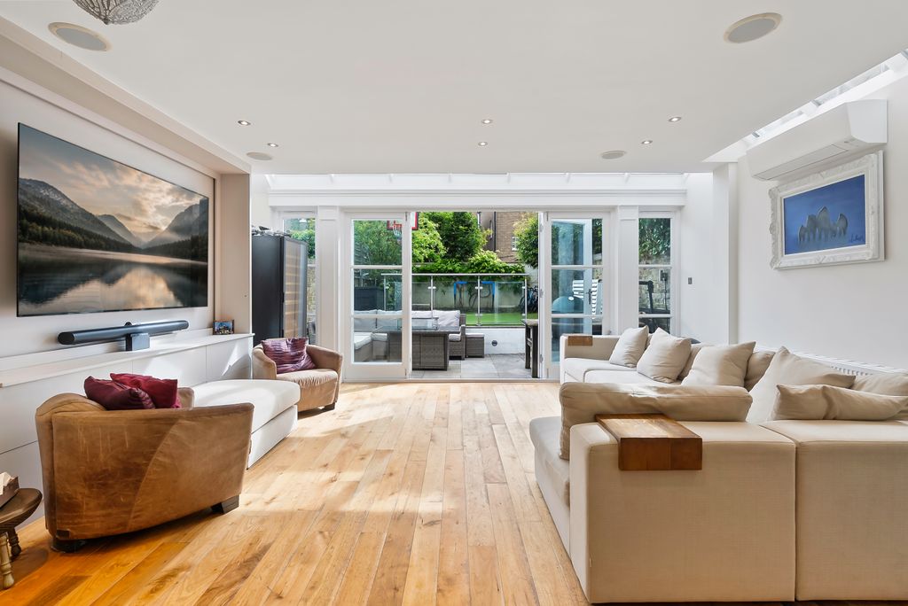 Additional image 4 of 4 bed semi-detached house for saleGrosvenor Road, Richmond TW10