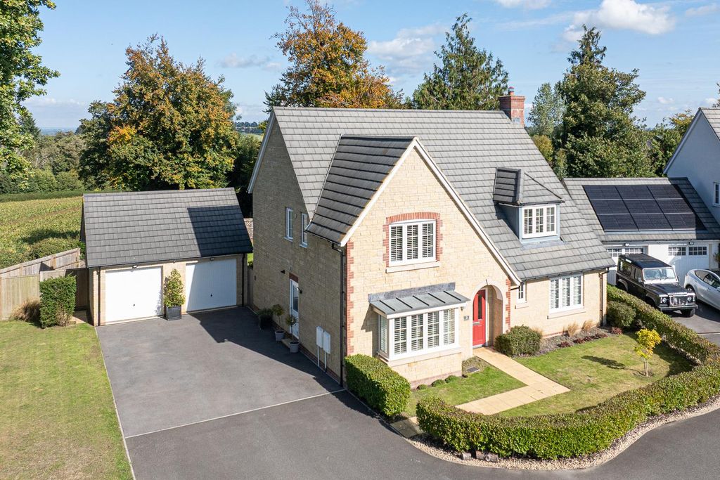 Property photo 2 of 43 31 Studley Gardens-56.Jpg