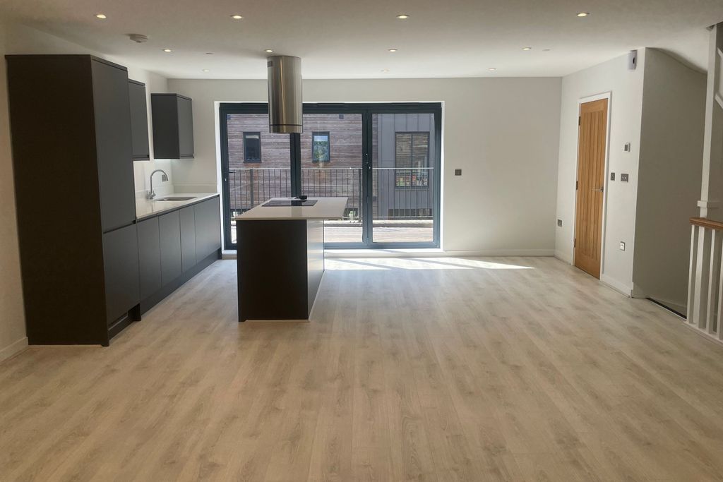 Property photo 3 of 18 14 The Mews, The Manor, Herringswell, Bury St Edmunds, Ip28 6Fa