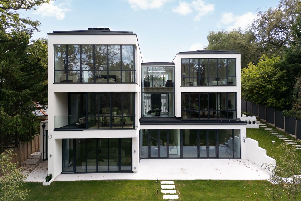 Additional image 15 of 7 bed property for saleWoodlands, Coombe Hill Road, Kingston Upon Thames, South West London KT2, United Kingdom