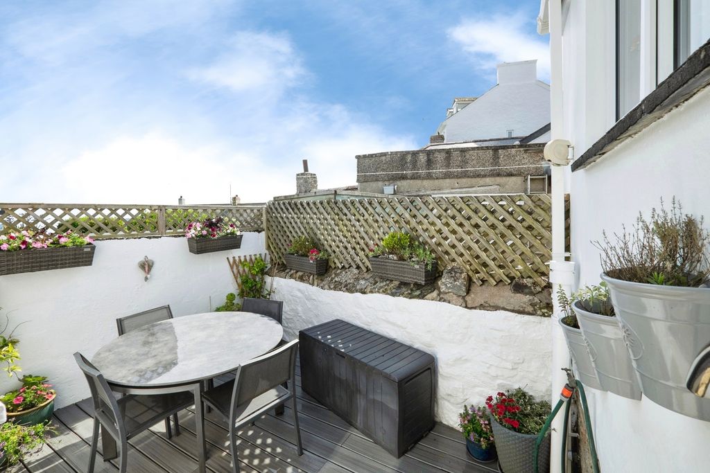 Property photo 2 of 19 Pbox-Img.Jpg