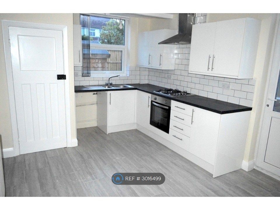 Property photo 1 of 13 Kitchen