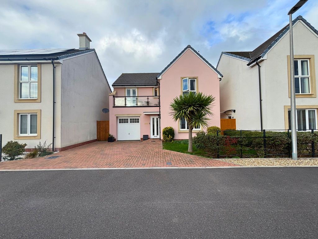 Property photo 1 of 28 External