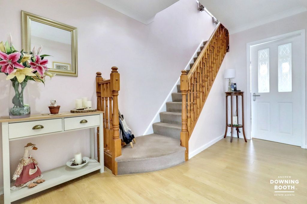 Property photo 2 of 33