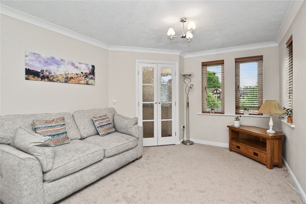 Property photo 2 of 11 Picture No. 36