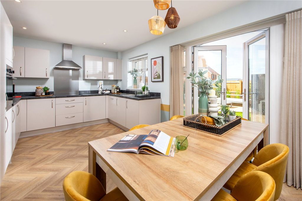 Property photo 2 of 10 Show Home