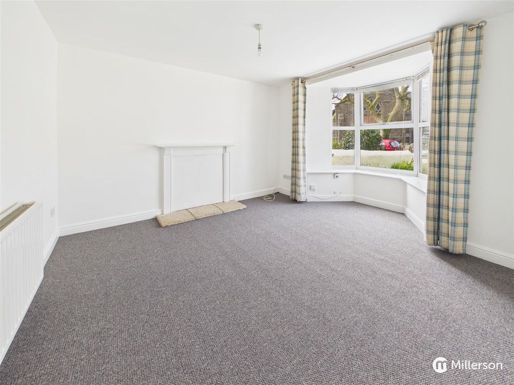 Property photo 2 of 14 Living Room