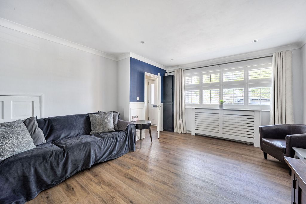 Property photo 2 of 18