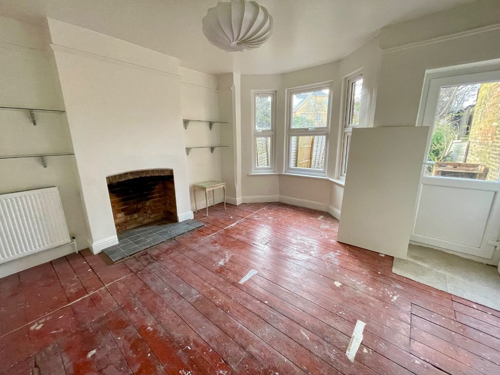 Property photo 3 of 13 4790172