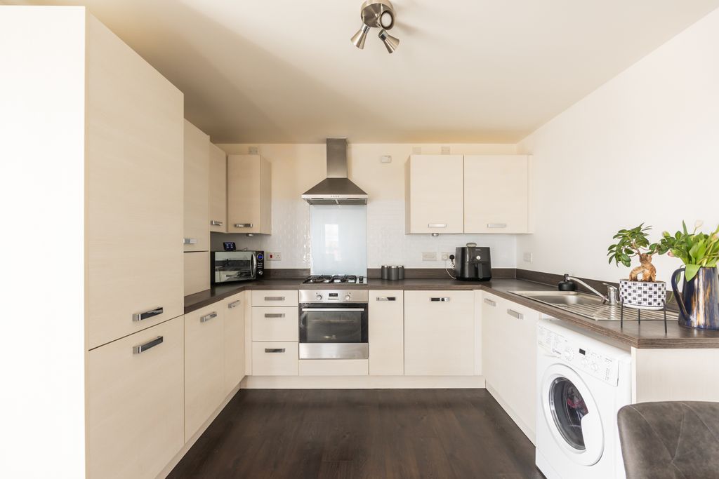 Property photo 3 of 21 Property Image 3