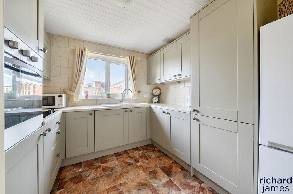 Property photo 2 of 16 26303c1Df83d49E78E0Bdd6A87914098