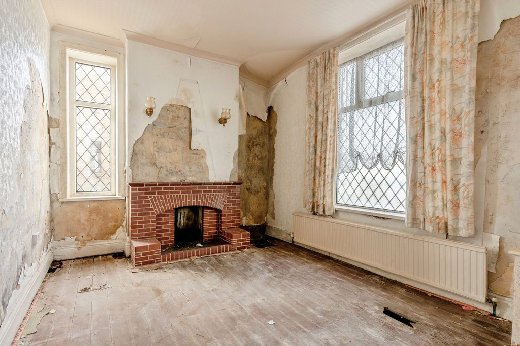 Property photo 2 of 12 Pbox-Img.Jpg