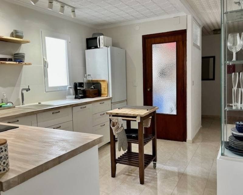 Property photo 2 of 36